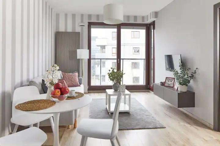 P&O Serviced Apartments Siedmiogrodzka III Warsaw Exterior photo