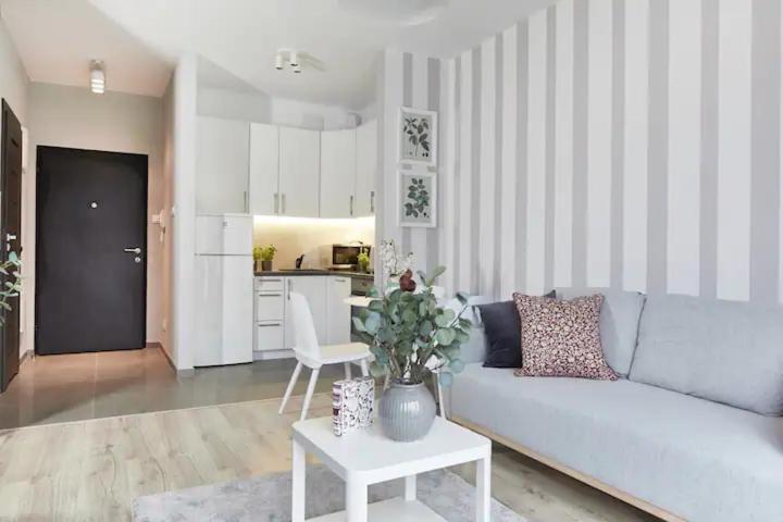 P&O Serviced Apartments Siedmiogrodzka III Warsaw Exterior photo